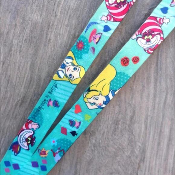 Disney Alice Wonderland Lanyard, 17” Cheshire Cat Keychain ID Badge Card - Picture 2 of 3
